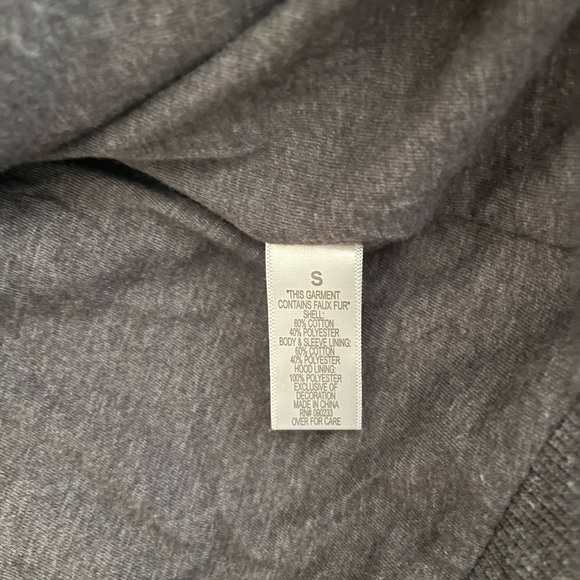 Roxy Asymmetrical Zip Up Faux Fur (Sherpa) Hoodie Jacket w/ button detail. S. - Picture 8 of 16